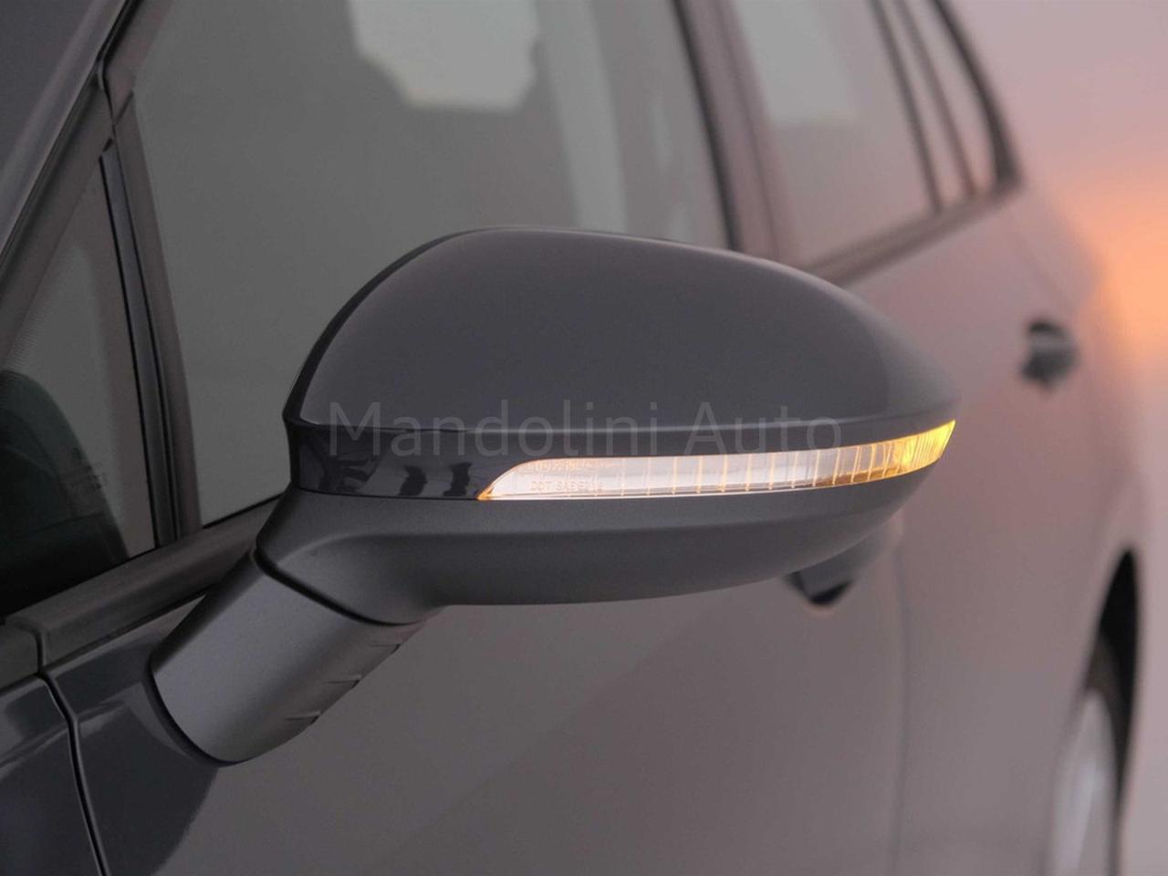 Volkswagen Golf variant 2.0 tdi scr 150cv life dsg