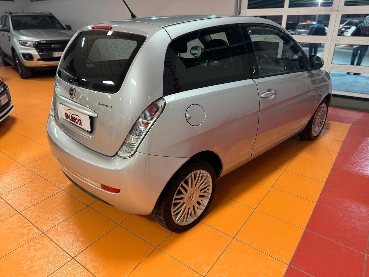 Lancia Ypsilon 1.2 Argento