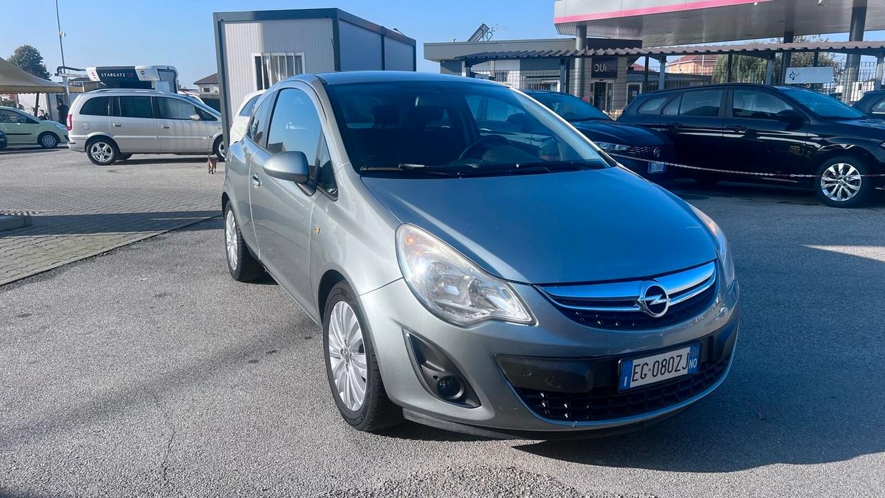 Opel Corsa 1.2 3 porte Club