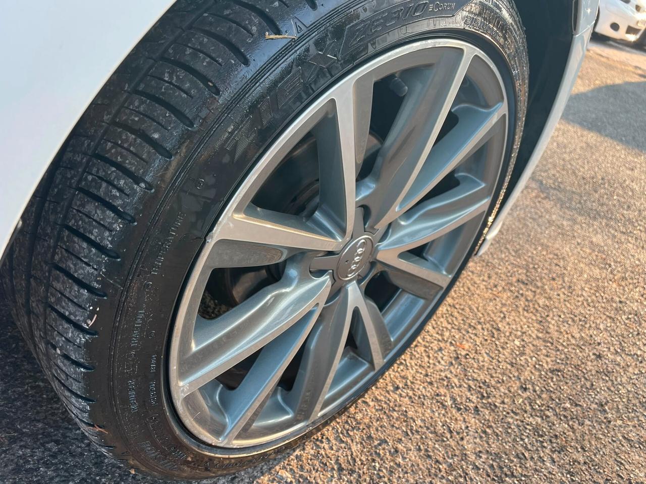 Audi A1 1.6 TDI S line edition plus