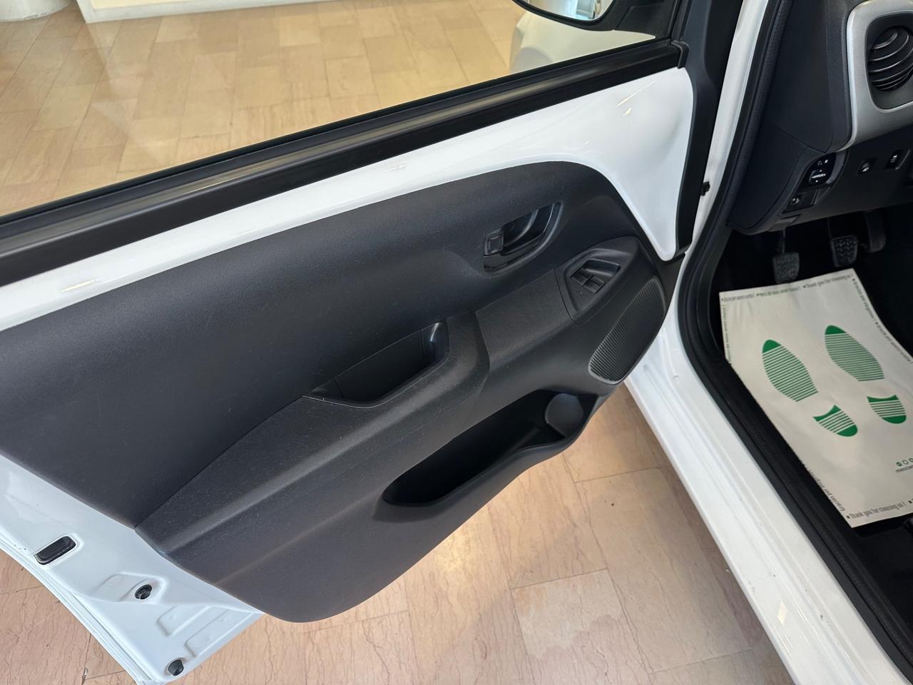 Toyota Aygo 1.0 VVT-i 69 CV 5 porte x-clusiv