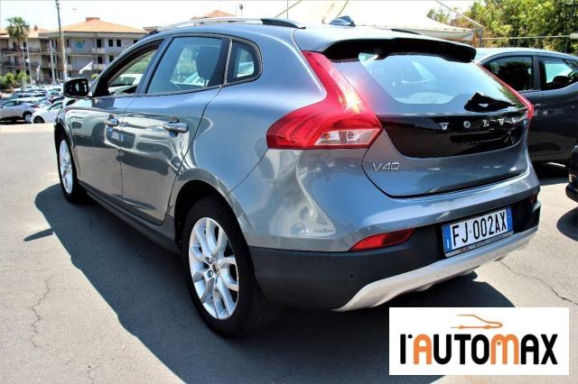 VOLVO V40 Cross Country 2.0 d2 Momentum geartronic