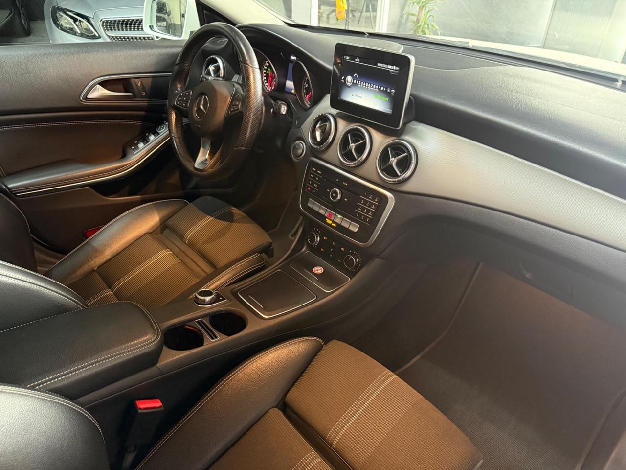 Mercedes-benz CLA 200 d S.W. Automatic Premium