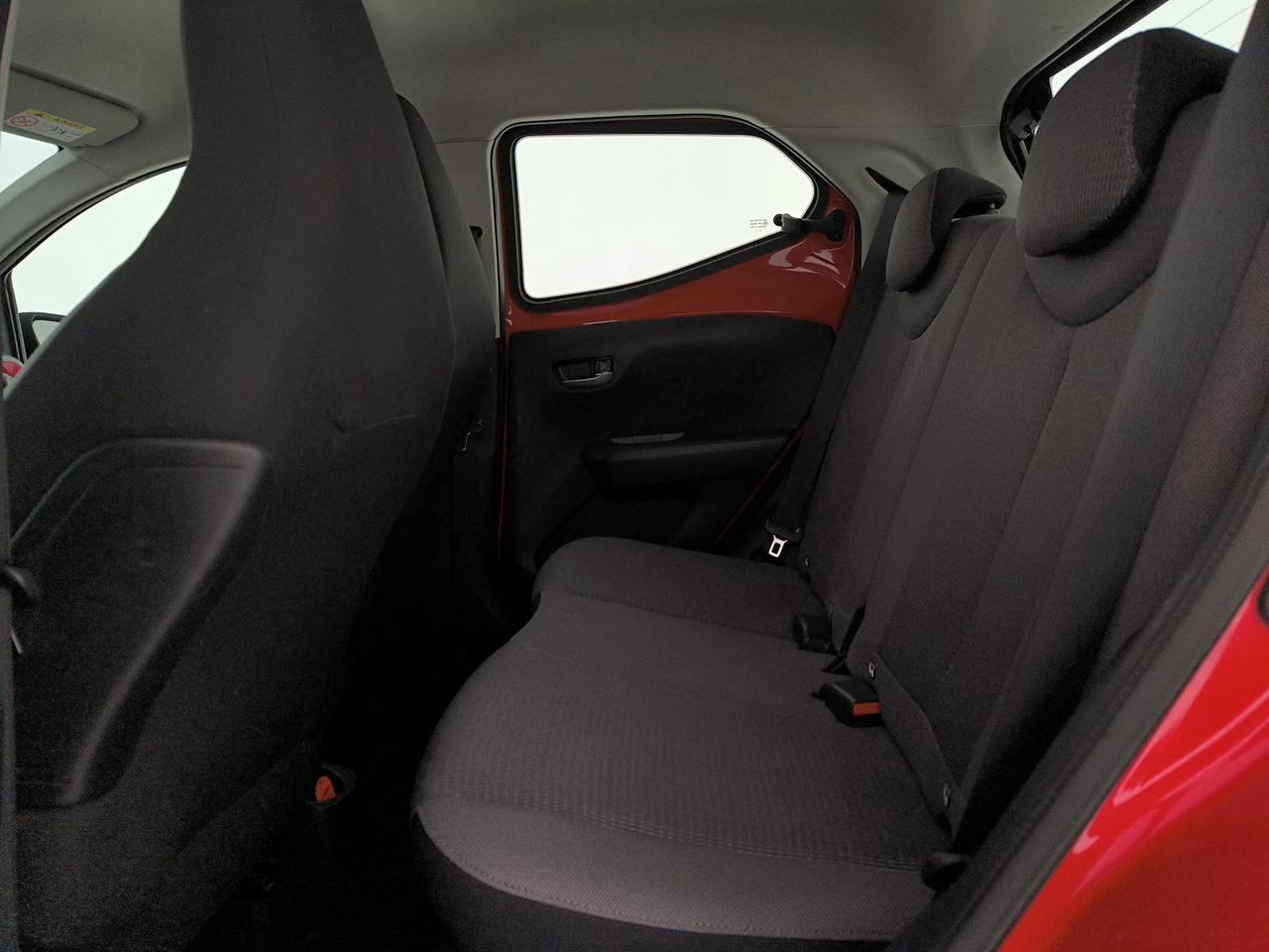 Toyota Aygo 5p 1.0 x-play 72cv