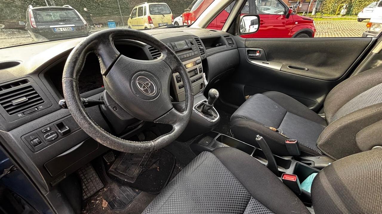 Toyota Corolla Verso 1.8 Benzina 136 CV