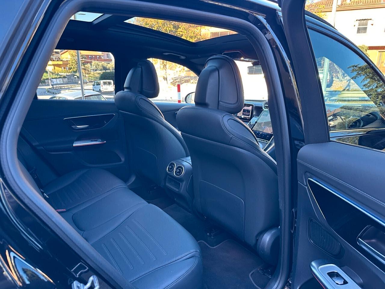 Mercedes-benz GLC 220 d 4M AMG Premium_PANORAMA_FARI DIGITAL LED_ CAMERA 360_HEAD-UP_BLACK