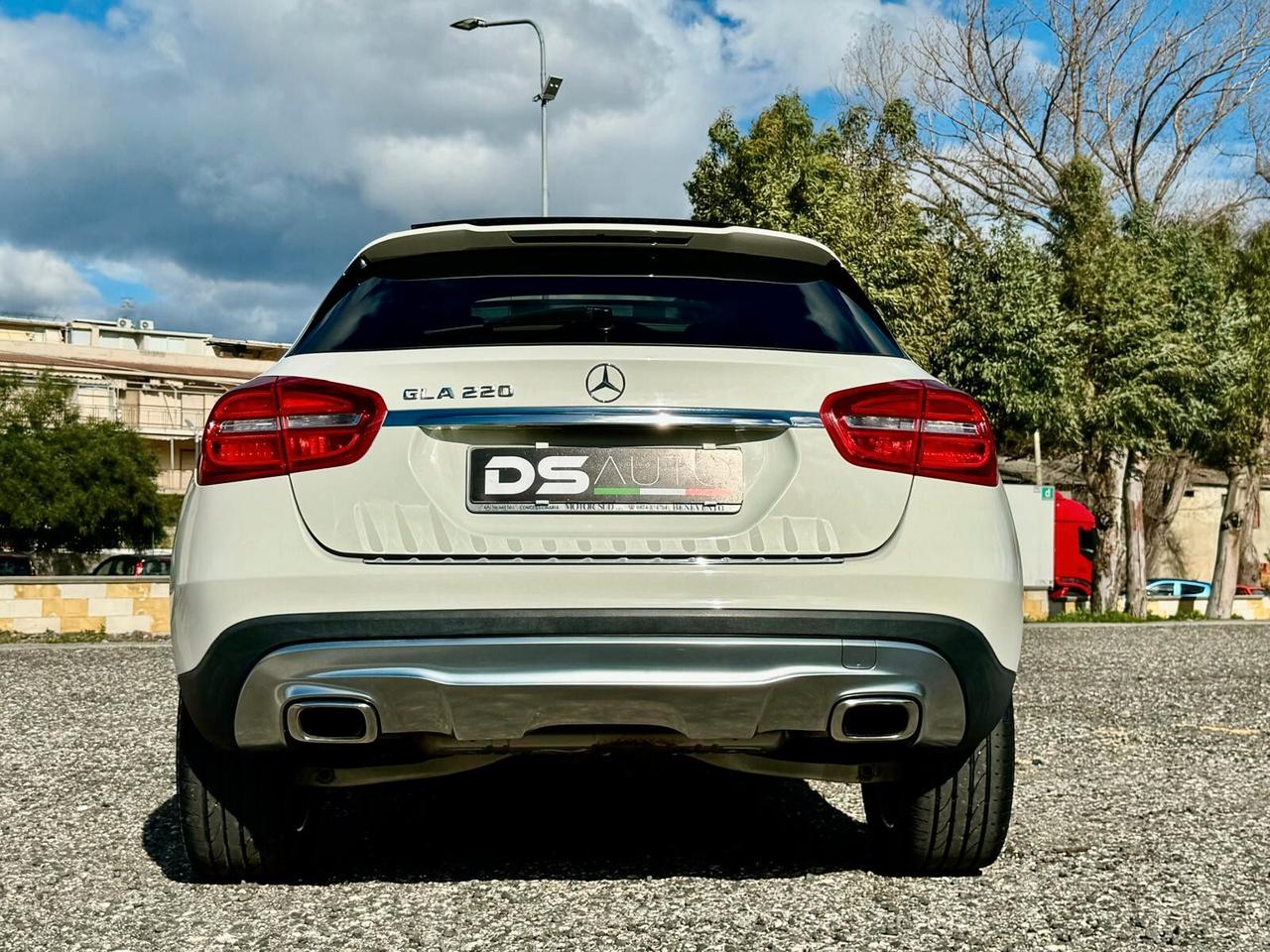 MERCEDES- BENZ GLA 220 D 4MATIC SPORT TETTO