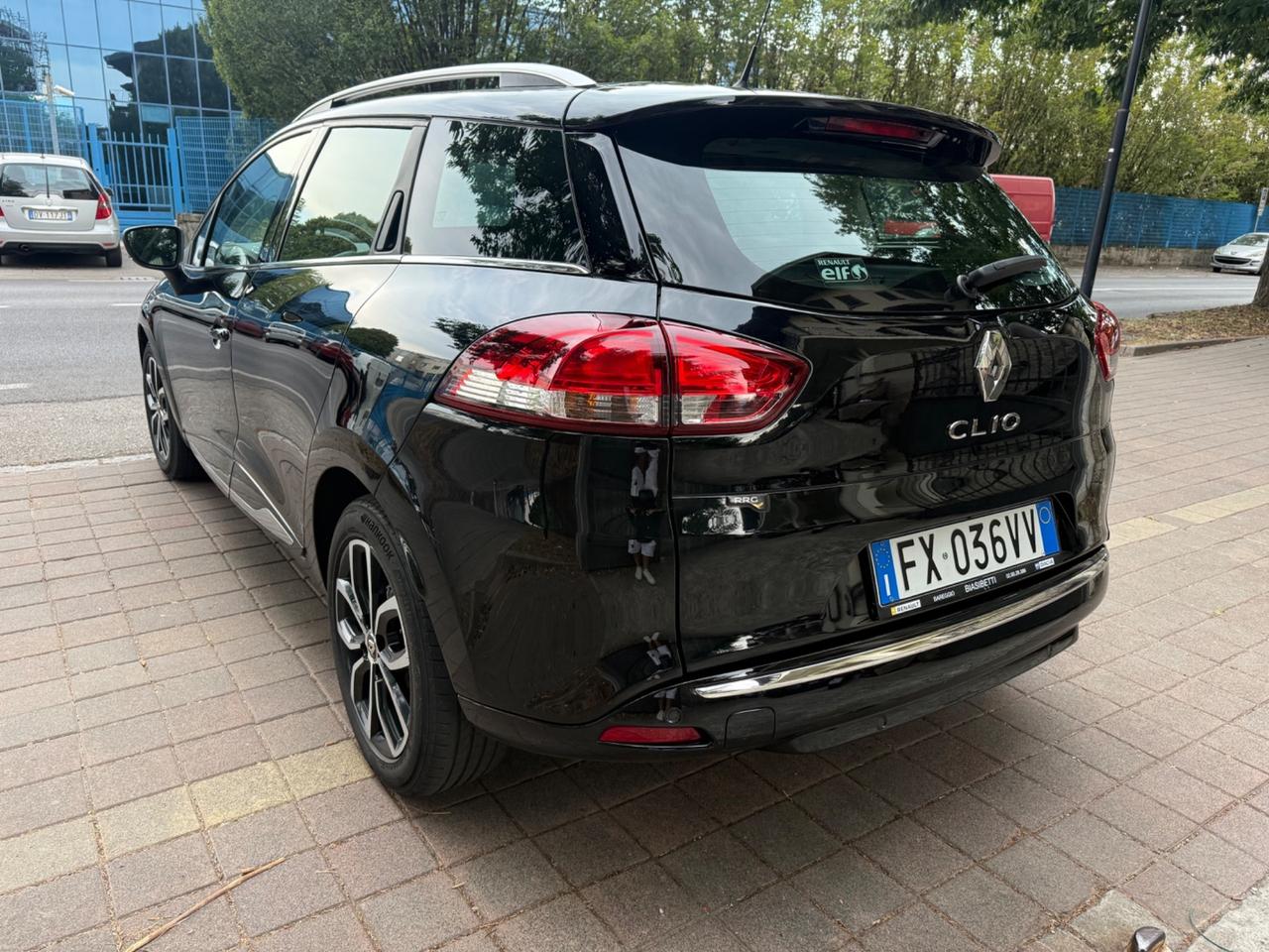 Renault Clio Sporter dCi 8V 90 CV EDC Moschino Zen