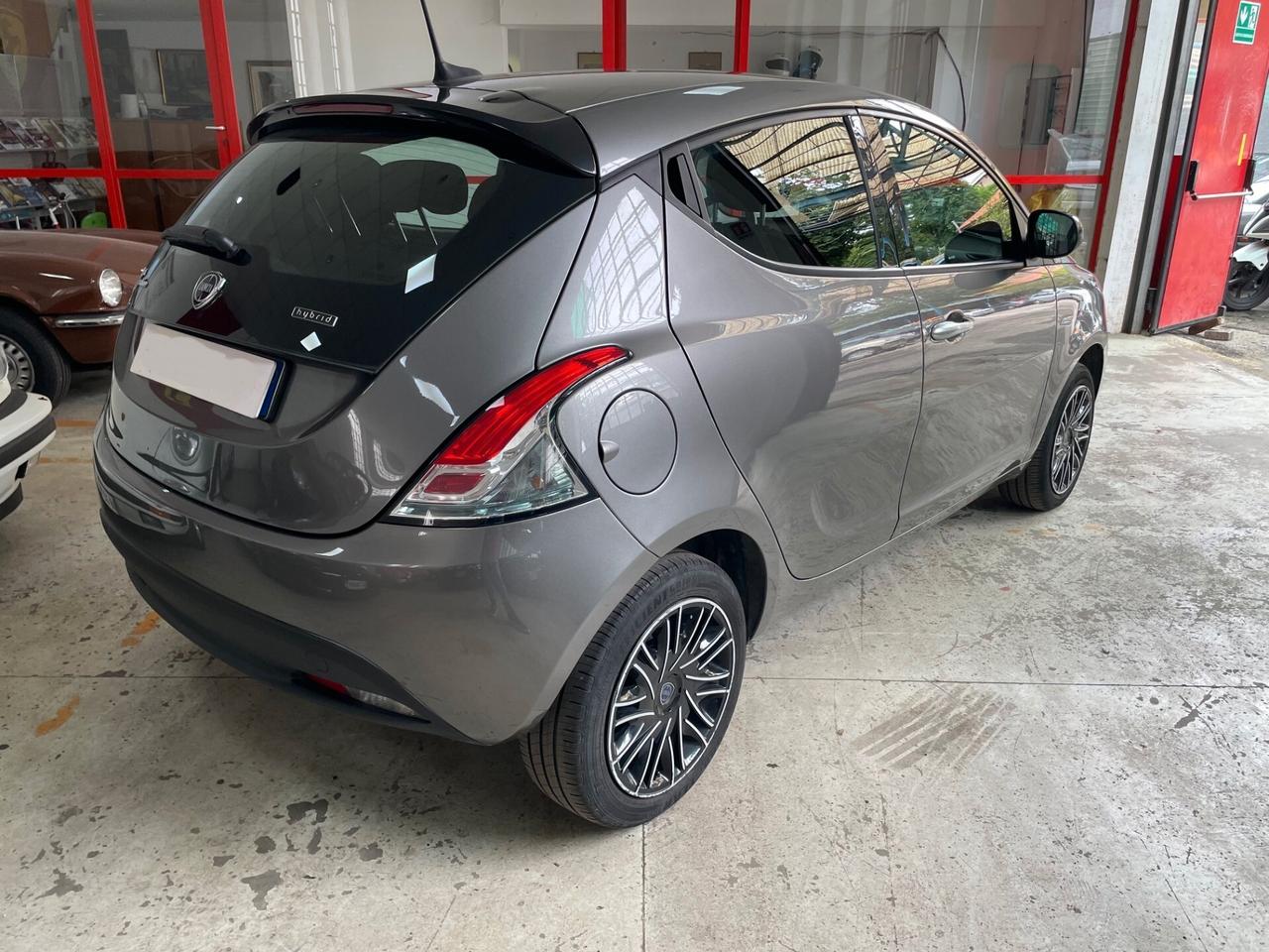 Lancia Ypsilon 1.0 FireFly 5 porte S&S Hybrid UnYca