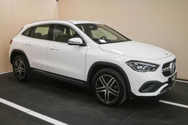 MERCEDES GLA (H247) GLA 200 d Automati...