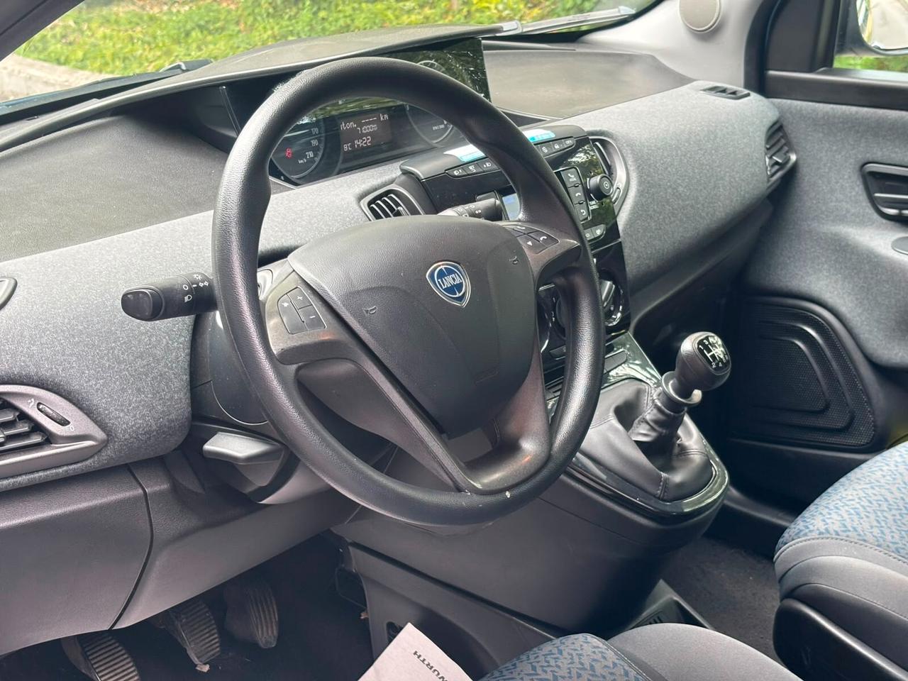 Lancia Ypsilon 1.0 FireFly 5 porte S&S Hybrid Silver
