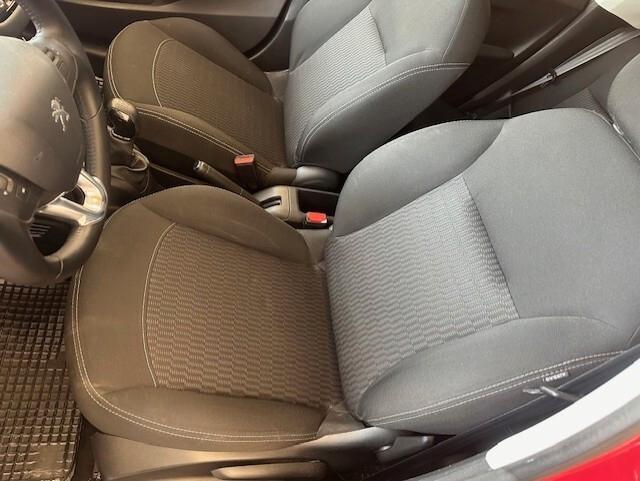 PEUGEOT 208 2018