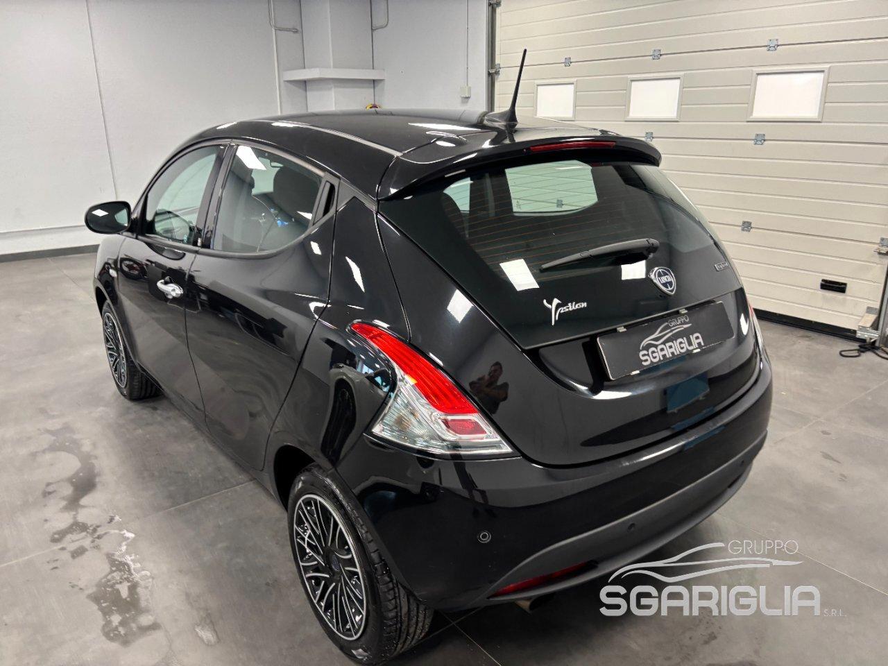 Lancia Ypsilon 1.0 Benzina Hybrid Ecochic Gold 5 Porte