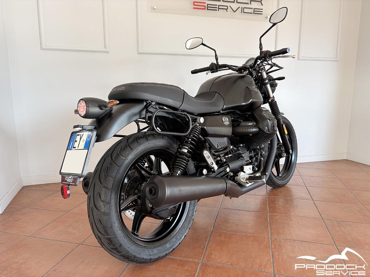 Moto Guzzi V7 IV Stone 2021 SOLO 7.818 km DA 107 EURO/MESE