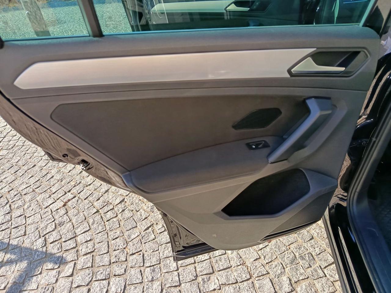 Volkswagen Tiguan Business 1.5 TSI #7809