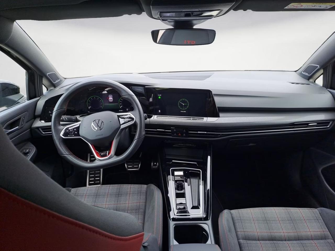 Volkswagen Golf GTI 2.0 TSI DSG PANO/DCC/MATRIX