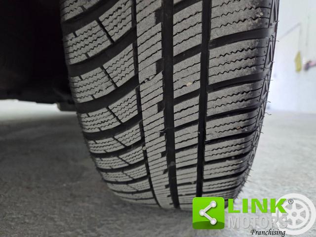 RENAULT Clio TCe 12V 90 CV 5 porte Life GARANZIA NEOPATENTATI