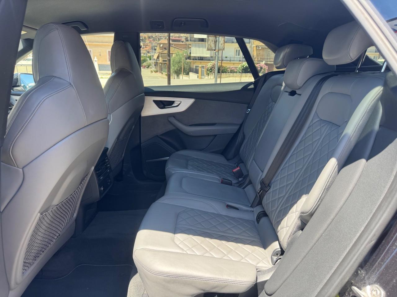 AUDI Q8 50 TDI 286 CV S-LINE SEDILI GUSCIO FULL