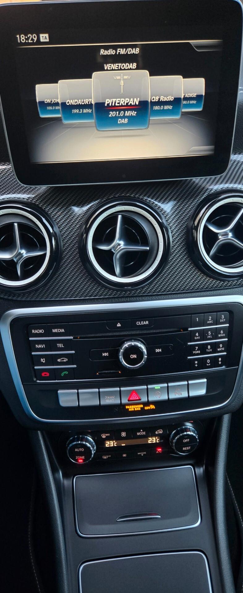 Mercedes-benz GLA 200 d Automatic Premium Night Edition