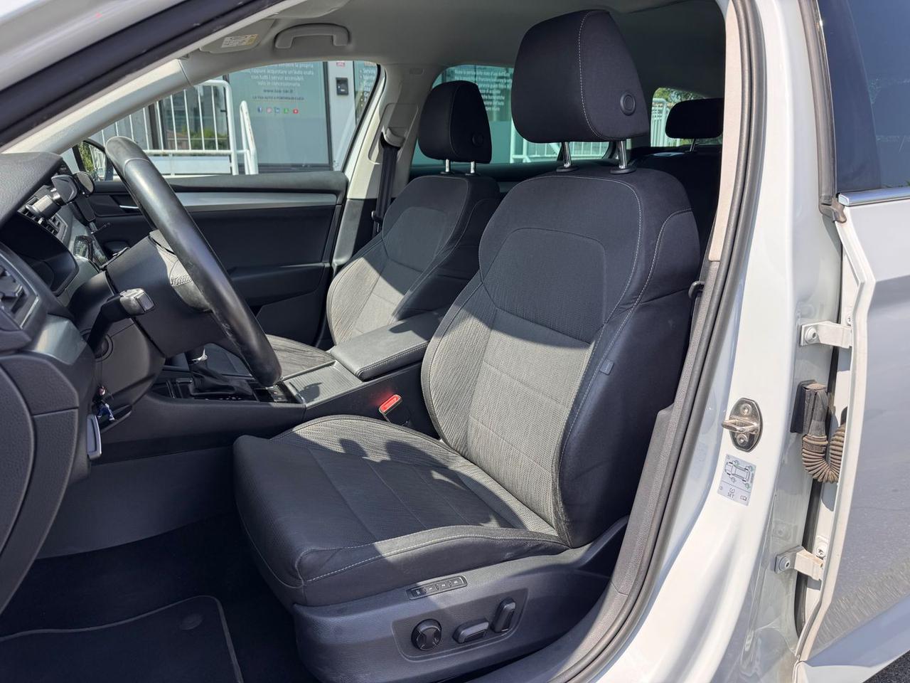 Skoda Superb Executive 2.0 TDI #12030