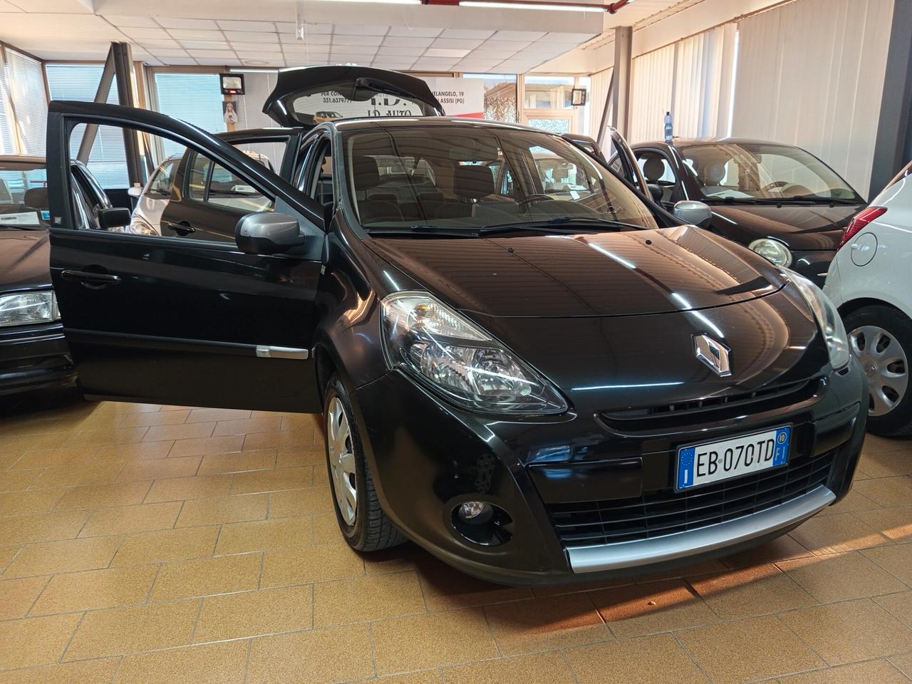 Renault Clio 1.2 16V 5 porte Luxe, 144 Mila chilometri ok neopatentati