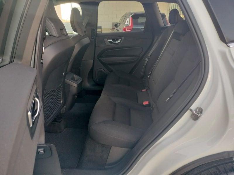 Volvo XC60 XC60 B4 automatico Essential