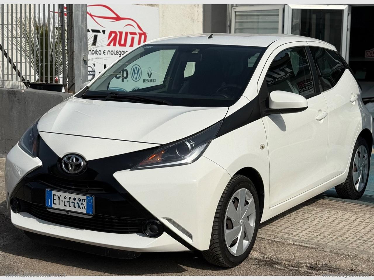 TOYOTA Aygo 1.0 VVT-i 69 CV 5p. x-wave