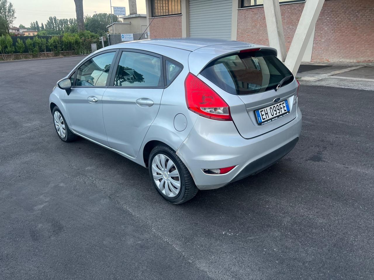 Ford Fiesta 1.4 TDCi 70CV 5 porte Titanium