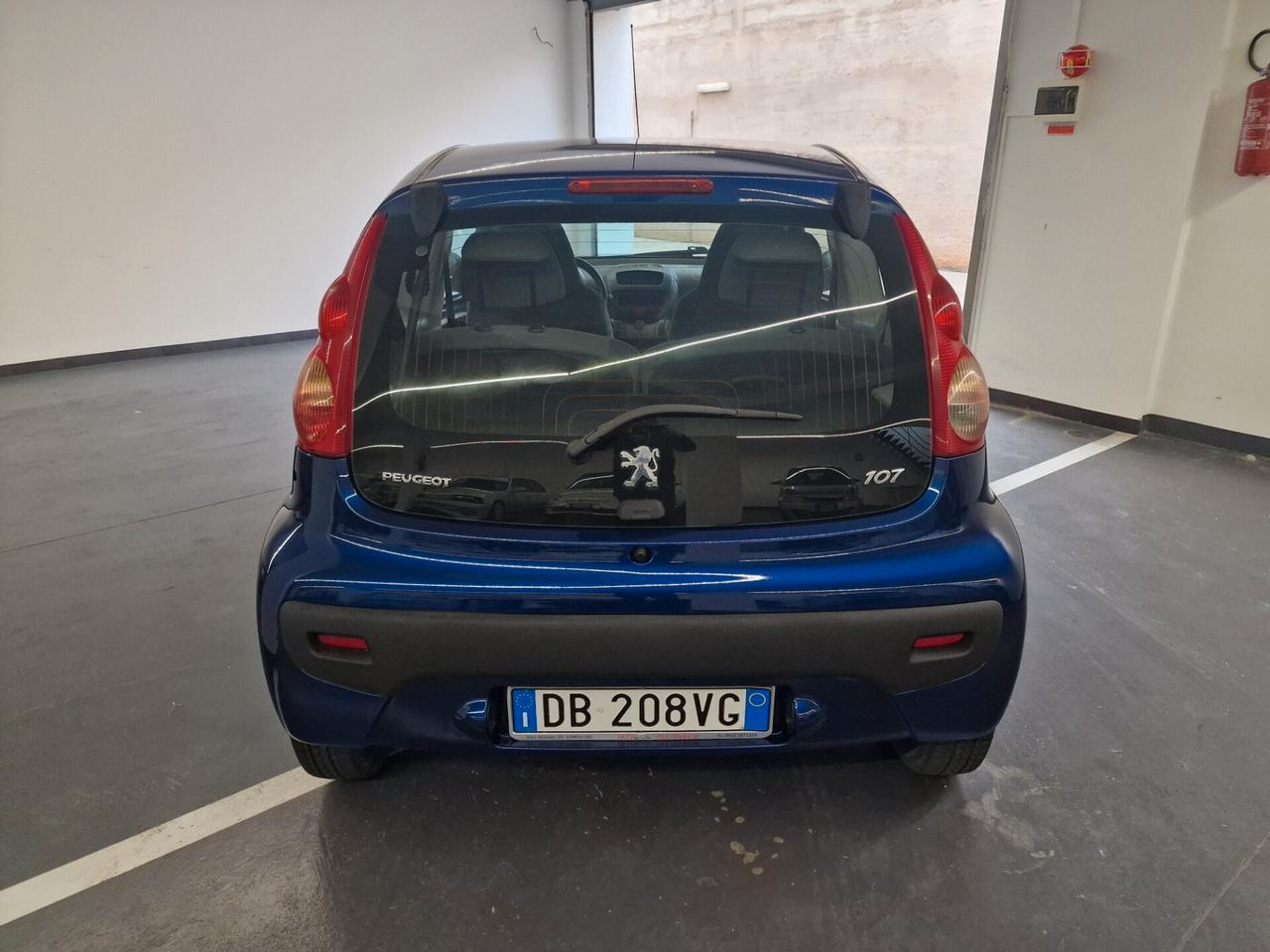 Peugeot 107 1.0 68CV 3p. Plaisir