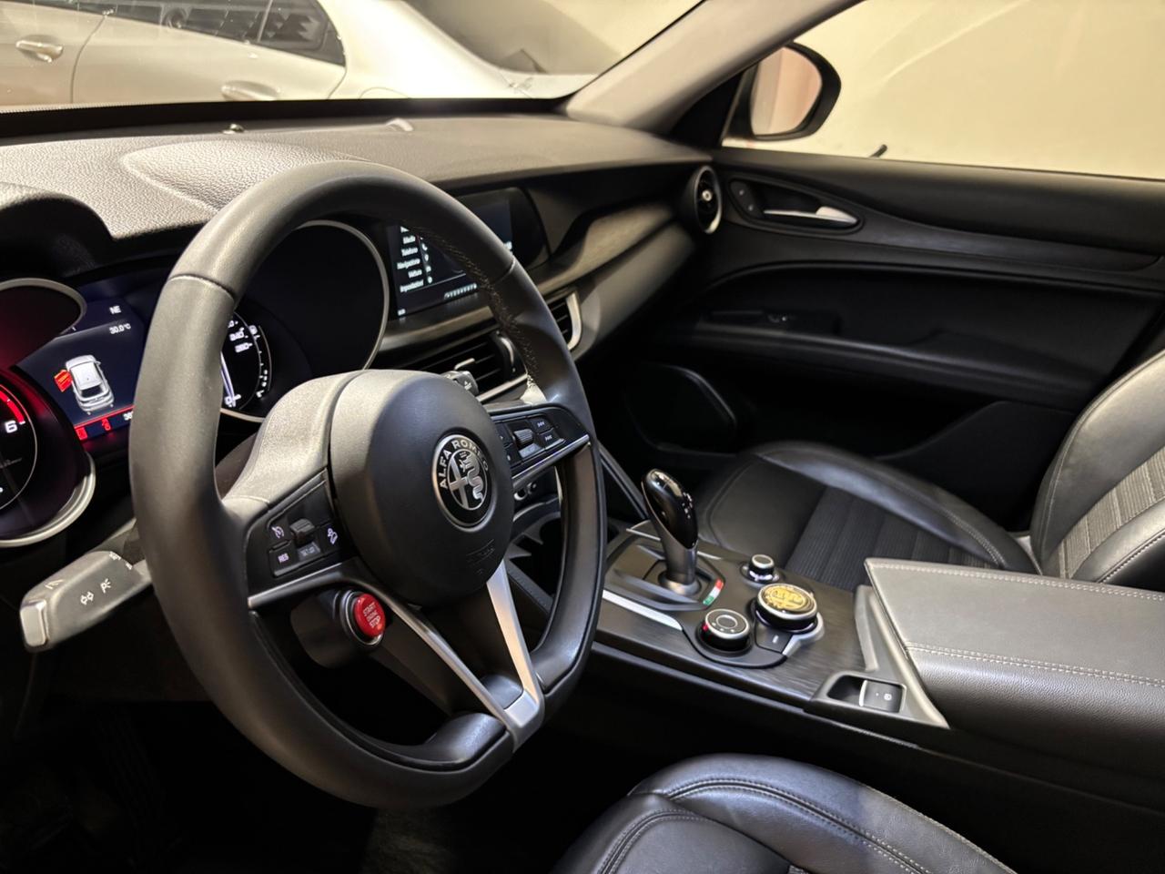 Alfa Romeo Stelvio 2.2 Turbodiesel 180 CV AT8 RWD Super