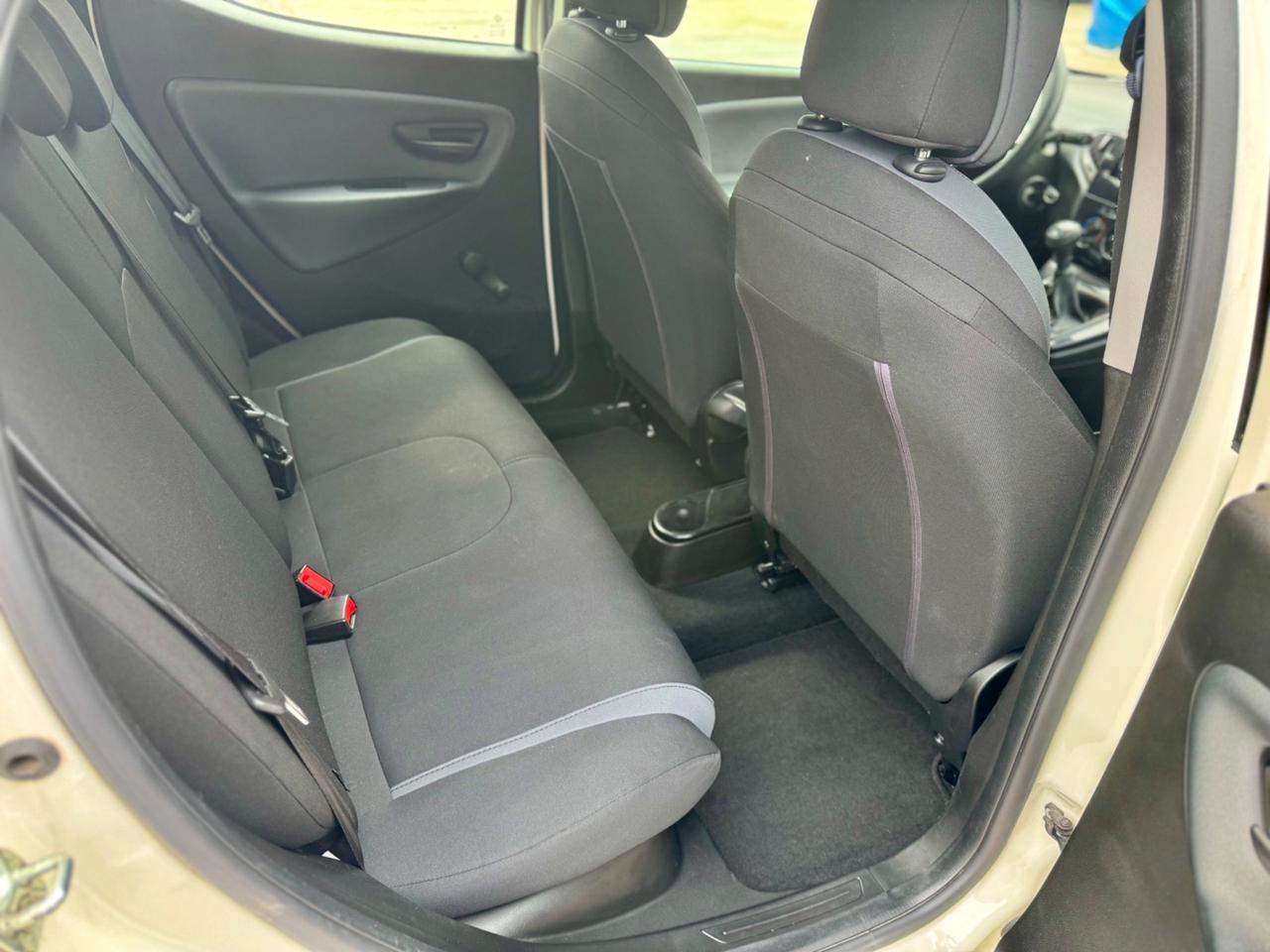 Lancia Ypsilon 1.3 MJT 16V 95 CV 5 porte S&S Silver