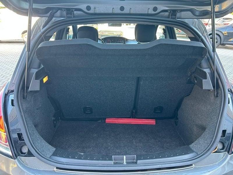 Lancia Ypsilon III 2015 5 Porte 1.2 69cv Silver