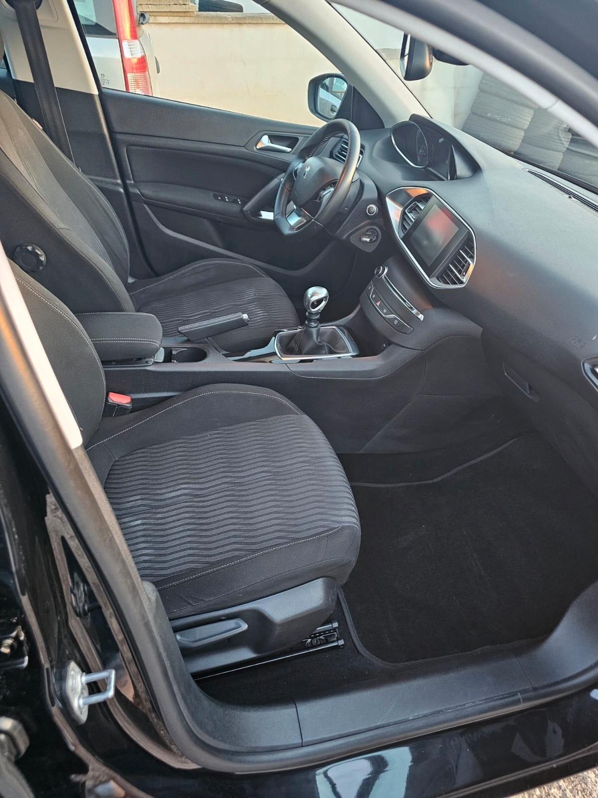 Peugeot 308 1.6 e-HDi 115 CV Stop&Start Allure