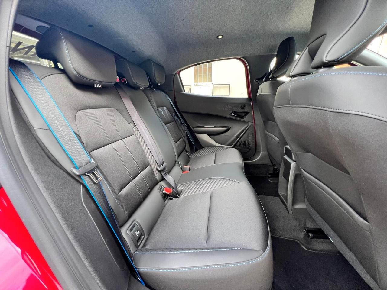 Renault Nuova Clio Full Hybrid E-Tech 160 CV 5 porte Esprit Alpine