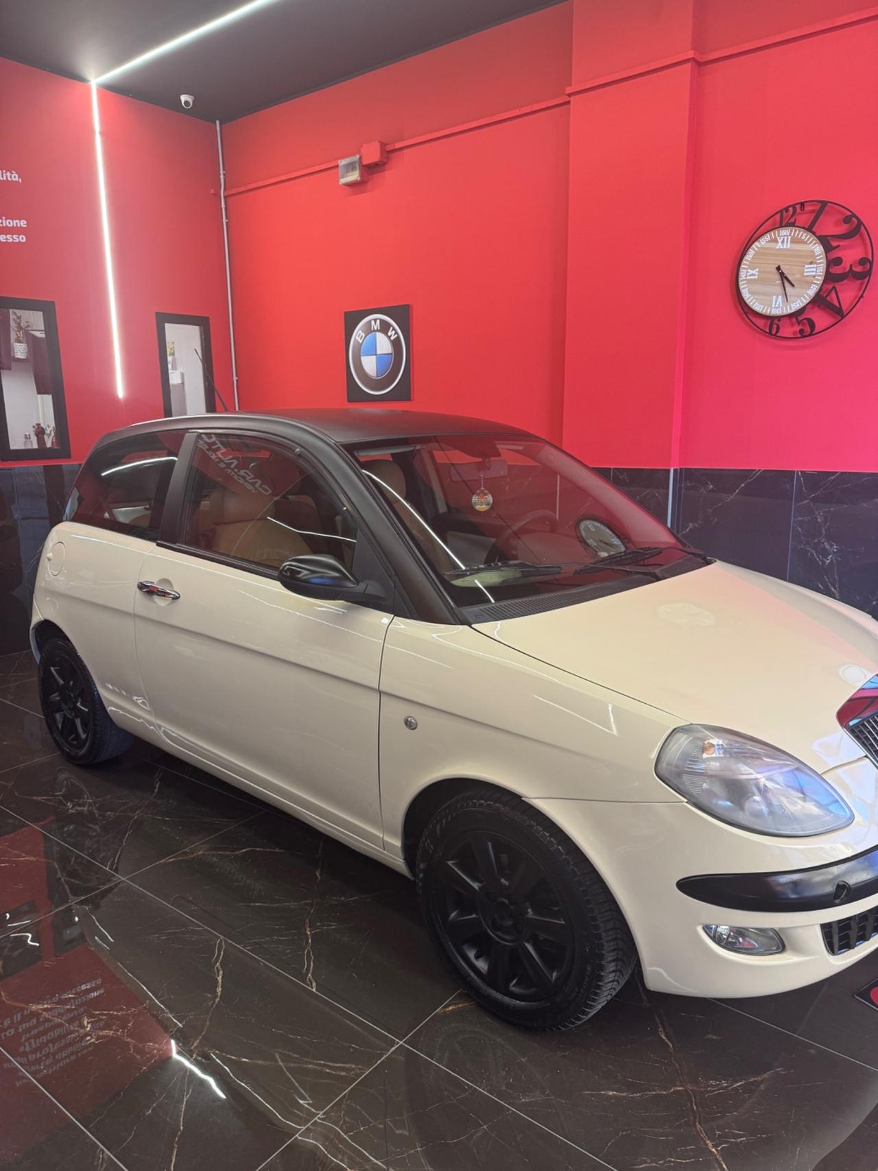 Lancia Ypsilon 1.3 MJT 75 CV Platino