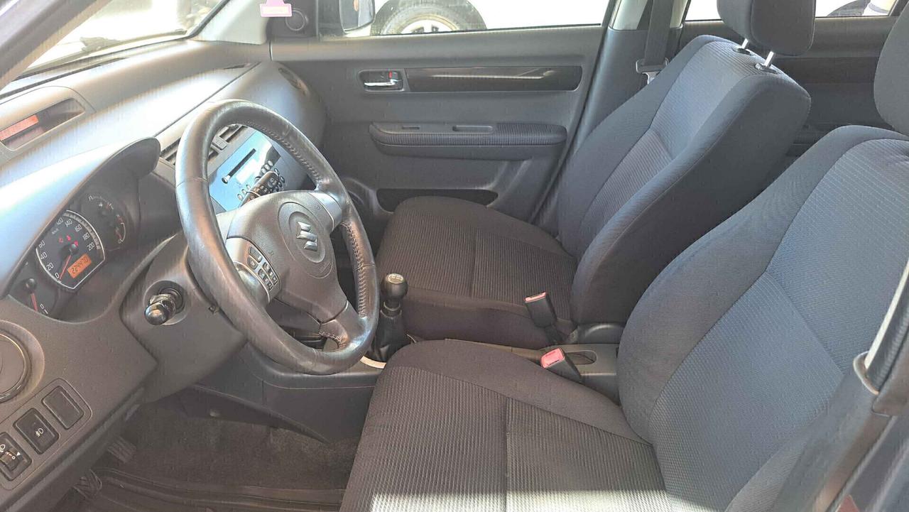 Suzuki Swift 1.3 4x4 GL Benzina 92Cv