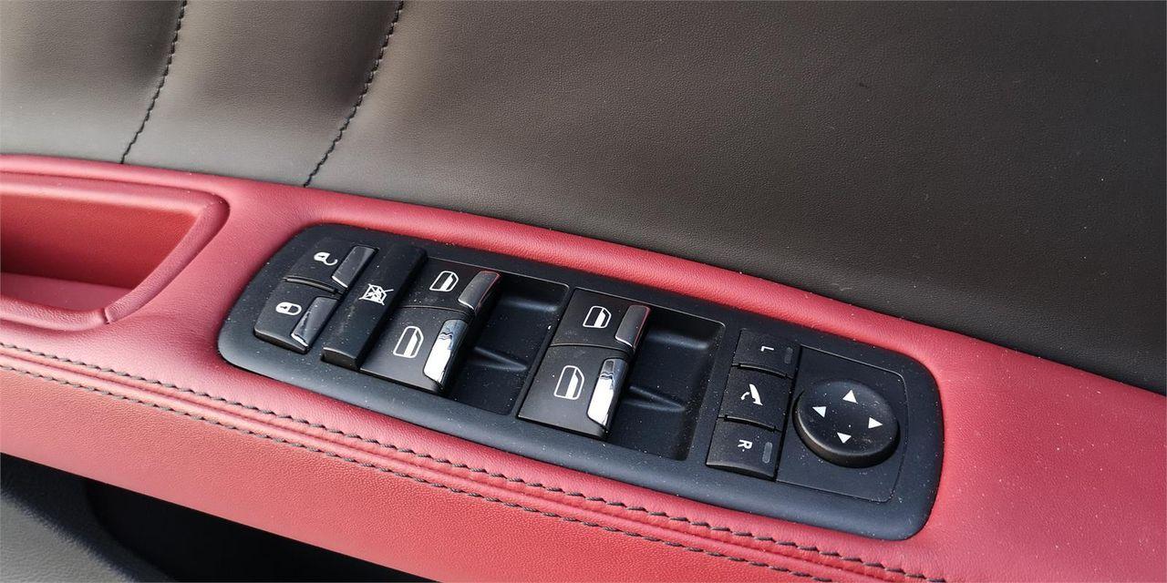 Maserati Ghibli V6 430 CV Q4 Ribelle One of 200