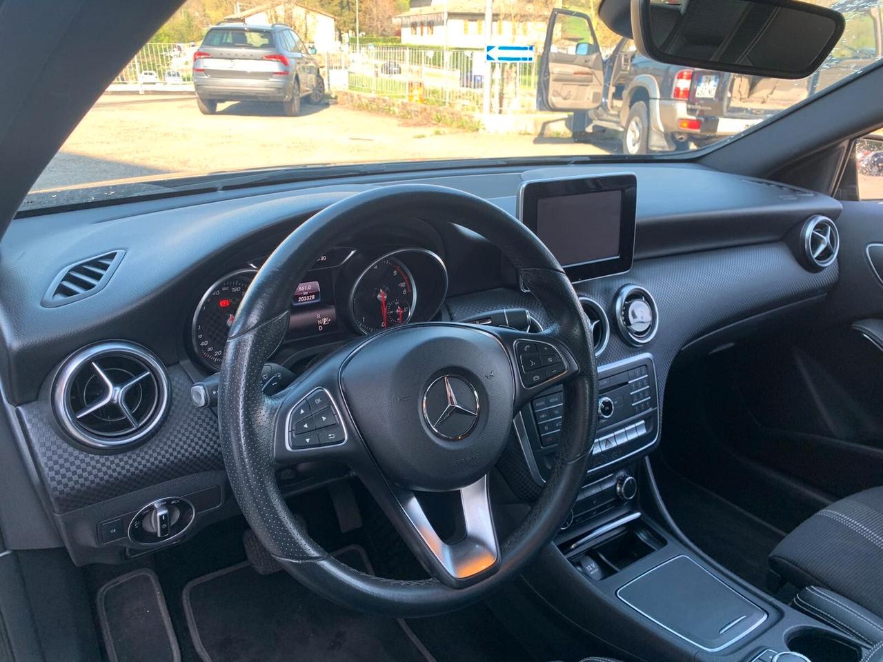 Mercedes-benz A 180 tdi-unico proprietario- sport full optional-2017-195000 km-tagliandata-automatica-ottime condizioni