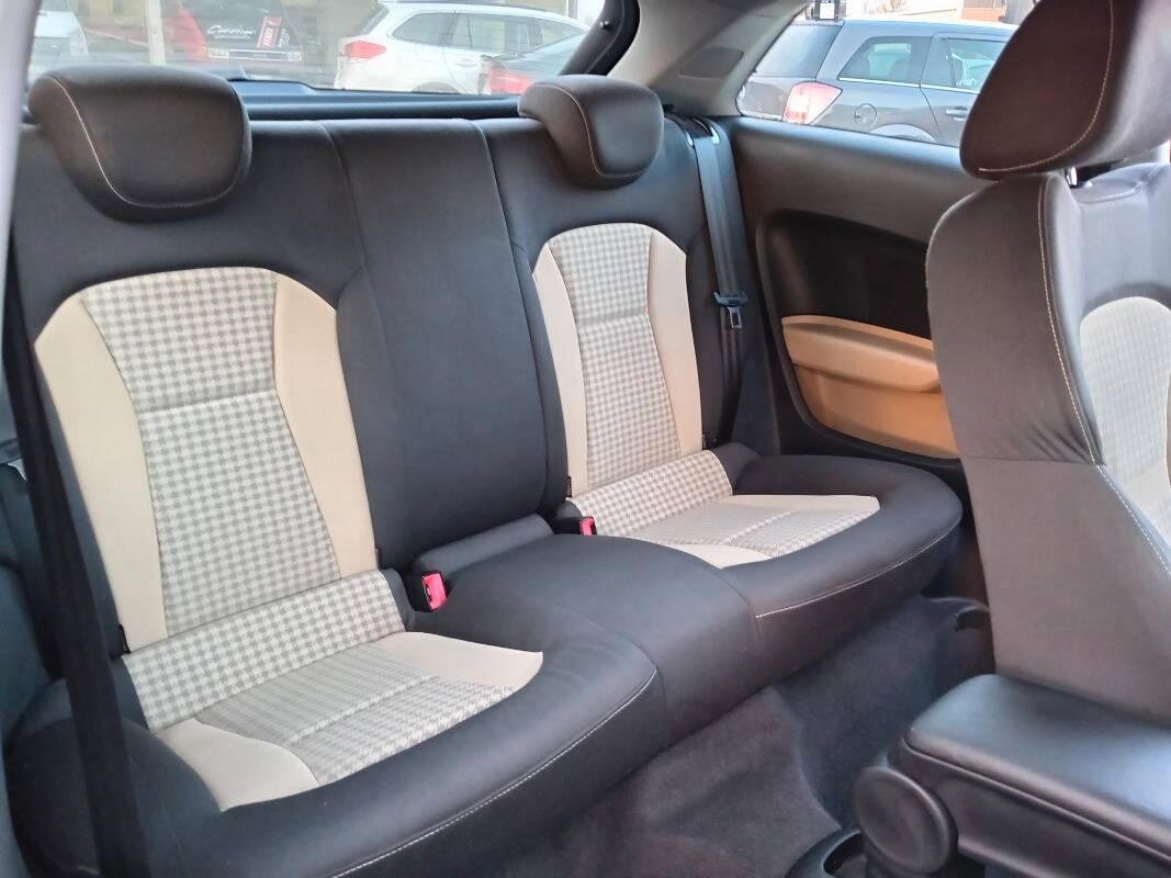 Audi A1 1.2 tfsi Attraction c clima