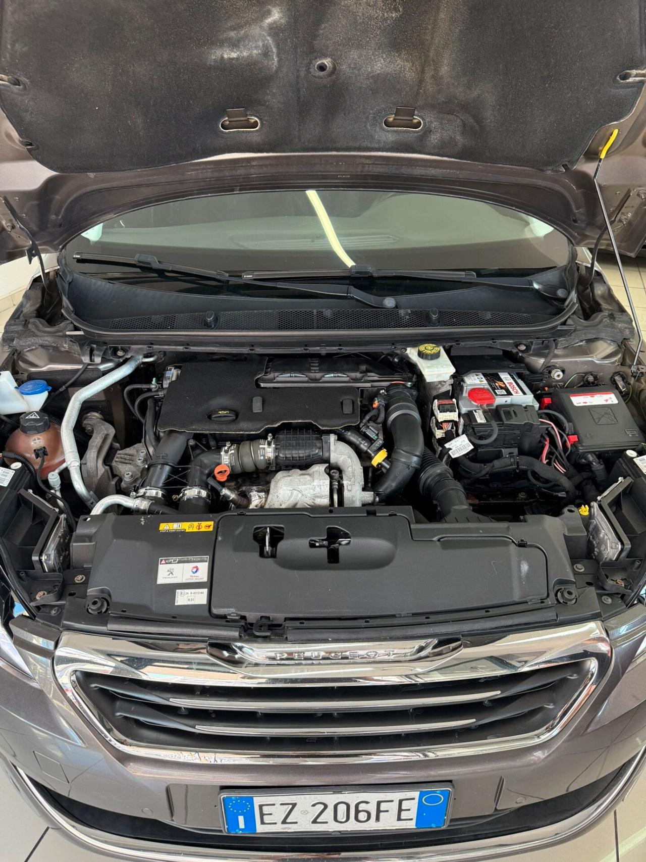 Peugeot 308 BlueHDi 120 S&S EAT6 SW Allure