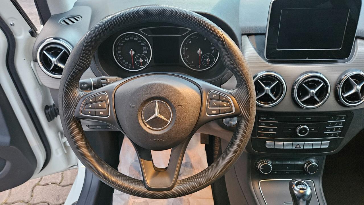 Mercedes-benz B 180 Executive BENZINA-56.000 KM !! NAVY-CAMERA