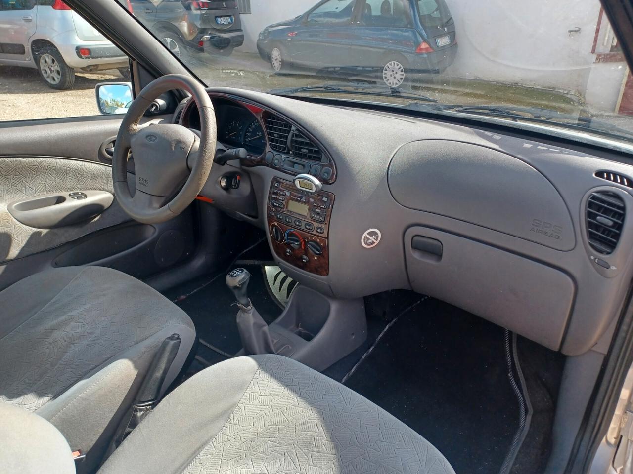 Ford Fiesta 1.2i 16V cat 3 porte Ghia