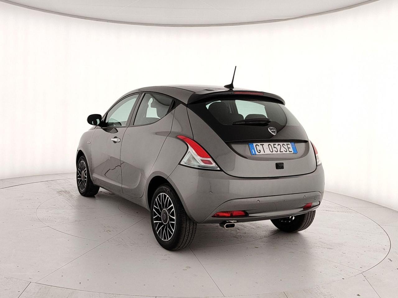 Lancia Ypsilon 1.0 FireFly 5 porte S&S Hybrid Platino