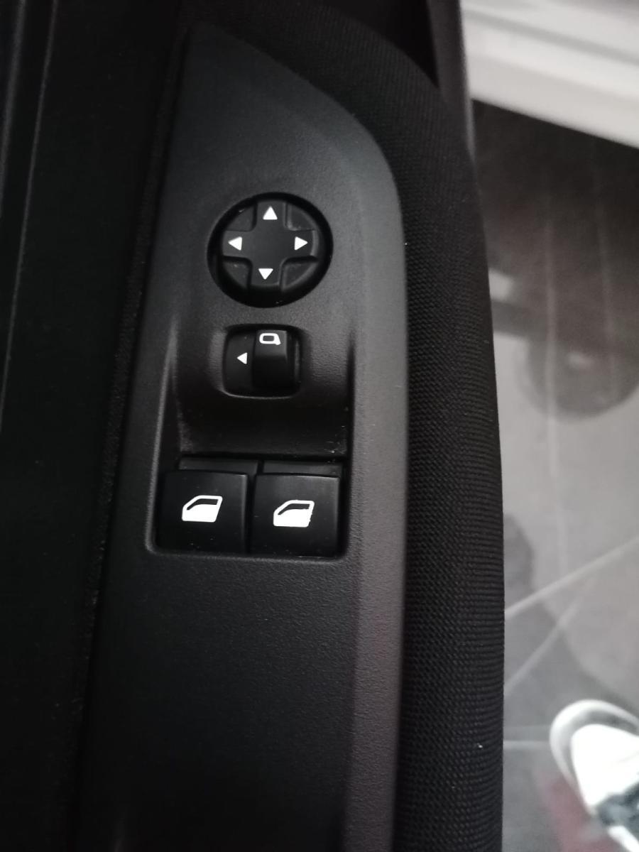 PEUGEOT - 208 - BlueHDi 100 S&S 5p. Active