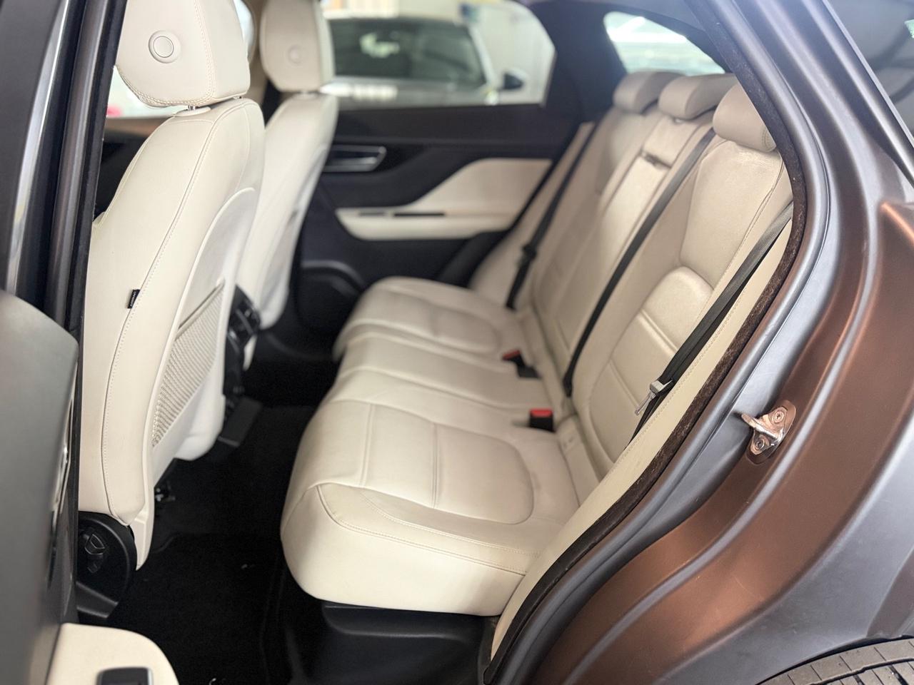 Jaguar F-Pace 2.0 D 180 CV AWD aut. Pure