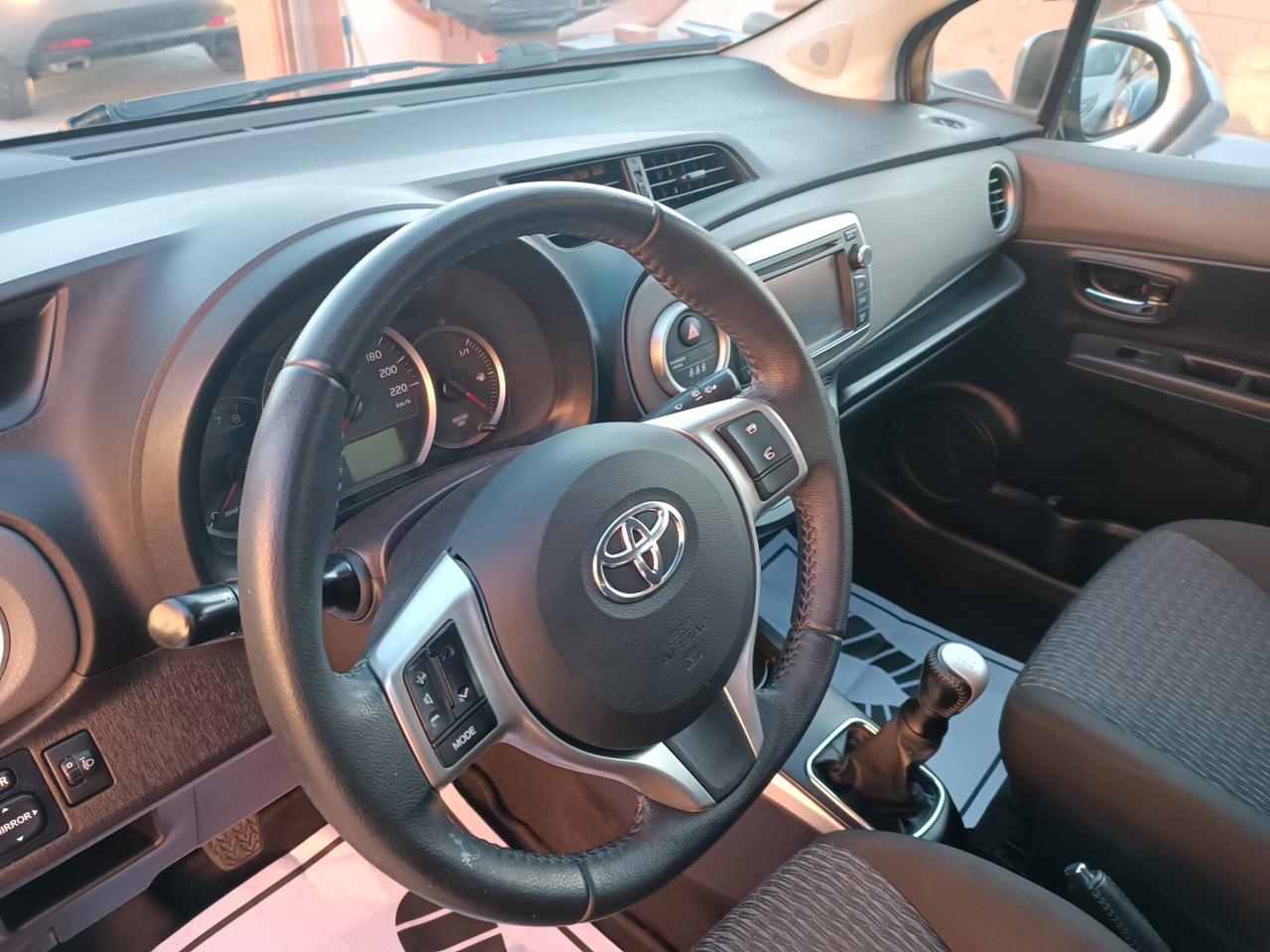 Toyota Yaris 1.0 5 porte