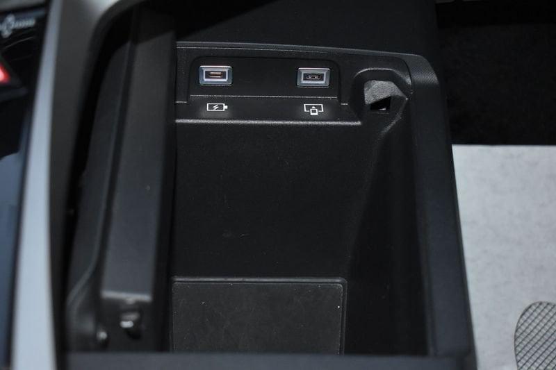 Peugeot 3008 Hybrid 145 Allure e-DCS 6