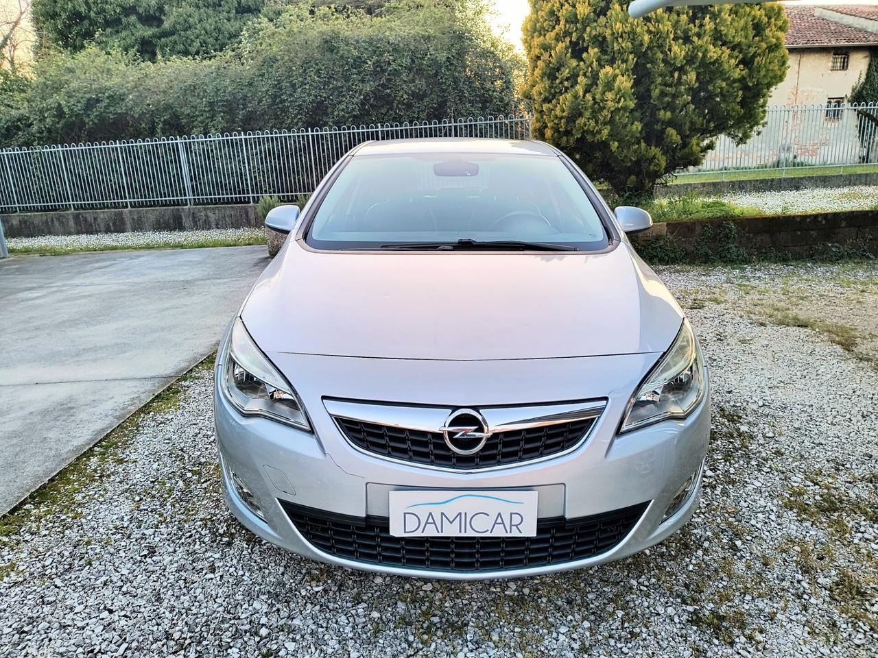 Opel Astra 1.3 CDTI 95CV 5 porte Cosmo