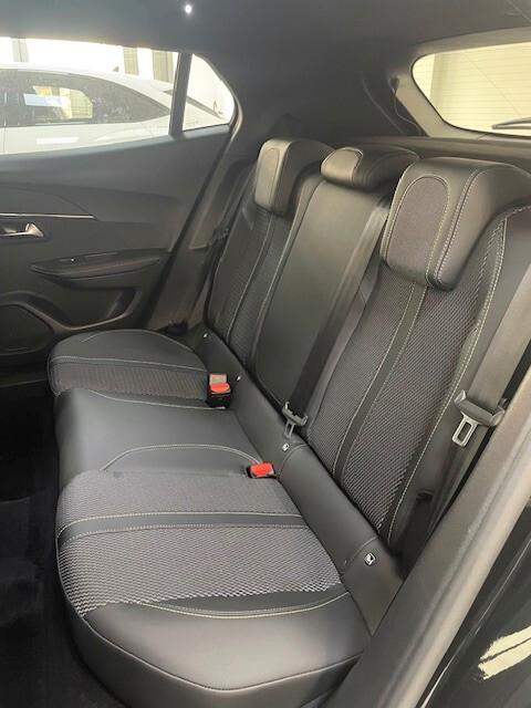 Peugeot 2008 PureTech 130 CV S&S EAT8 GT