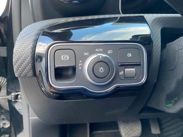 MERCEDES-BENZ A 180 d Automatica 4p. PREMIUM SPORT, SCHERMI GRANDI